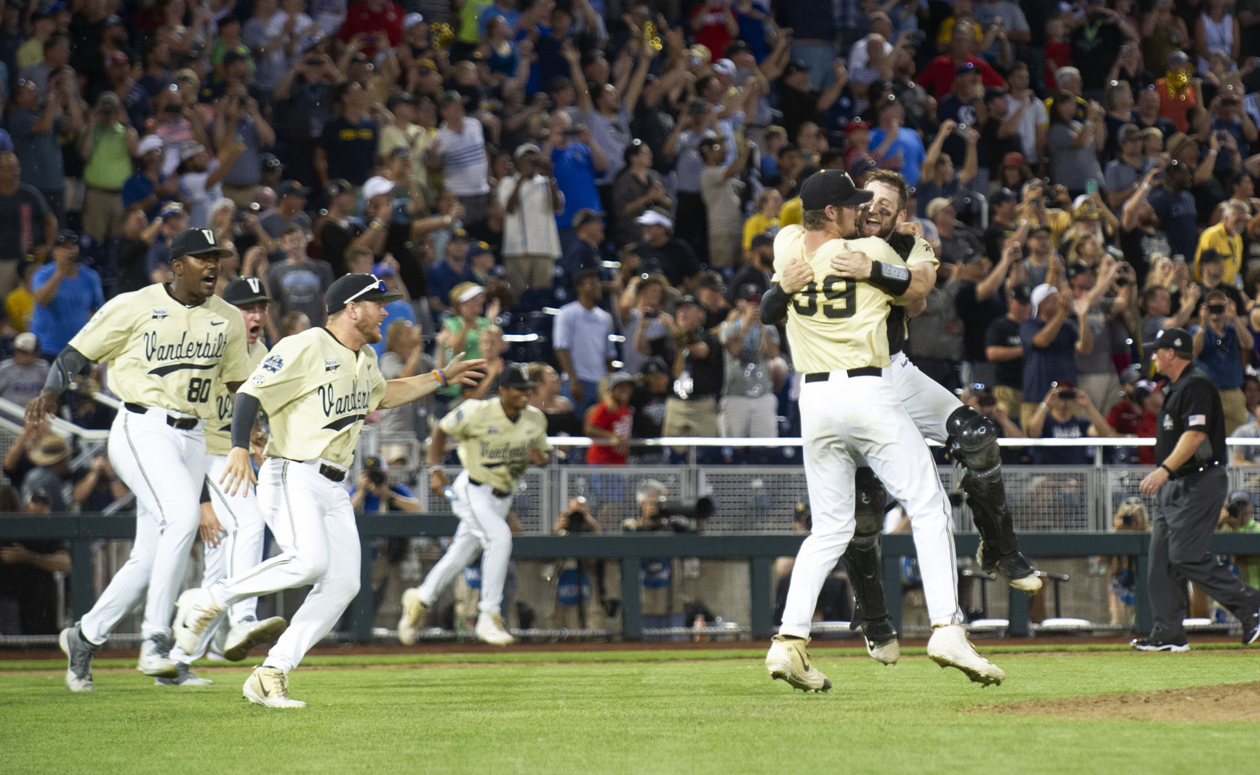 College World Series Championship, 6.26